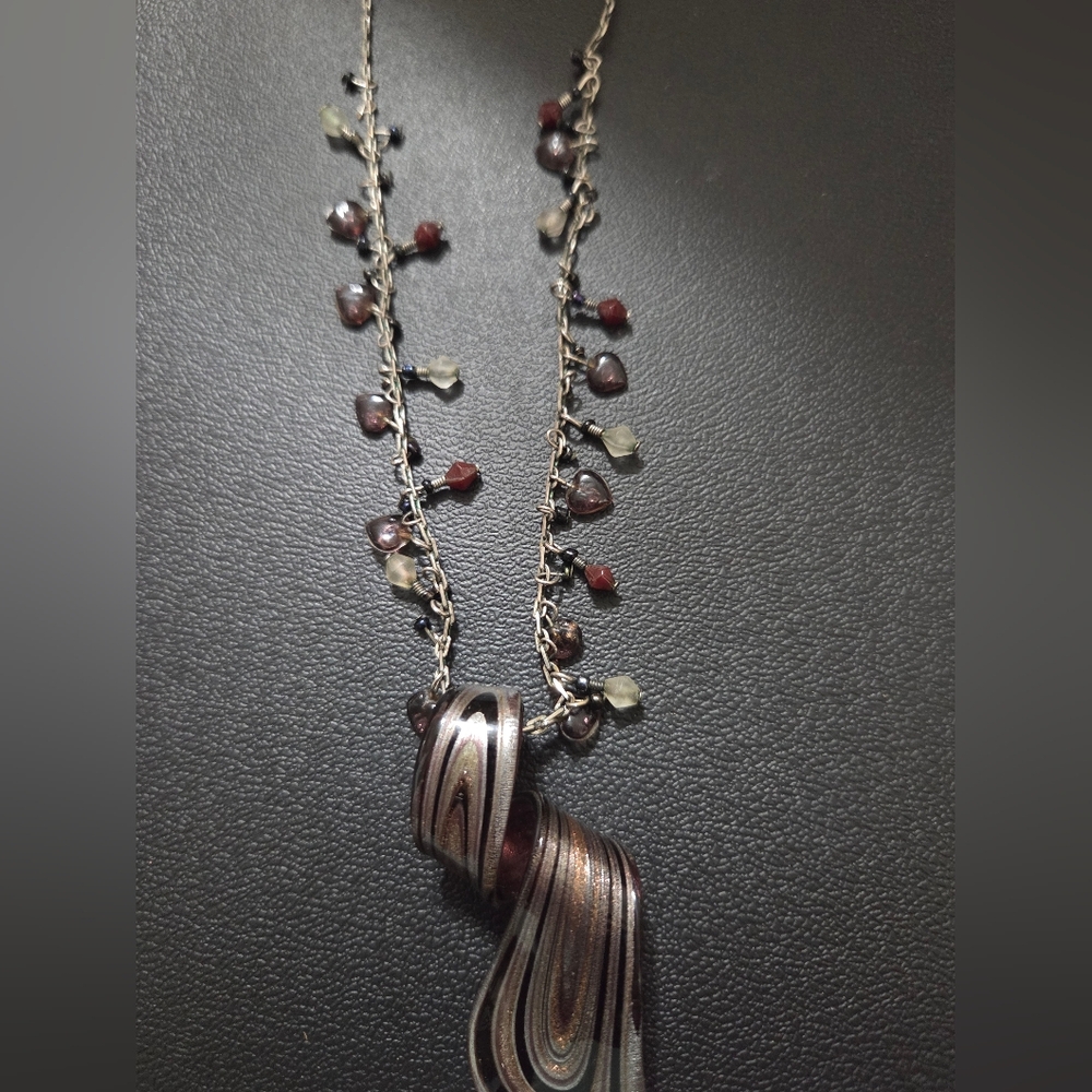 Elegant Black and Bronze/Purple Hues Necklace With Glass Pendant - Picture 4 of 12